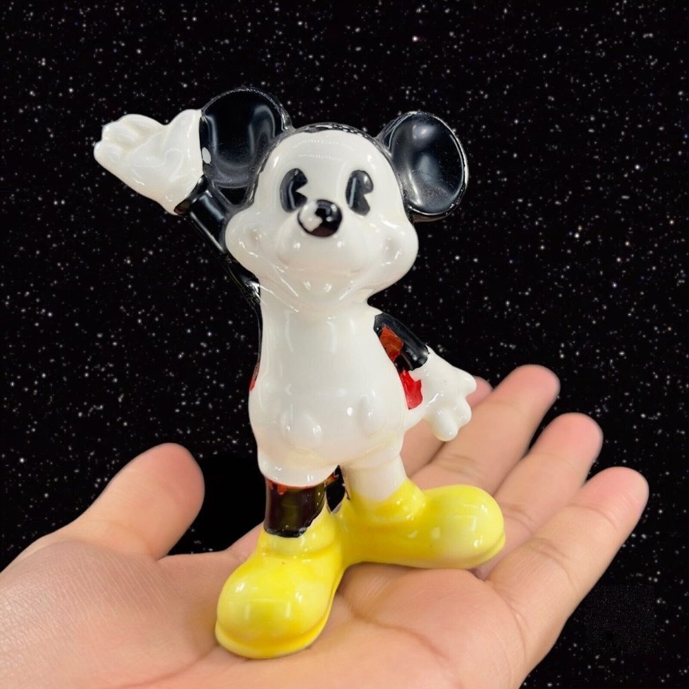 Vintage Walt Disney Ceramic Mickey Mouse Waiving‎ Figurine Japan READ 4”T 3”W
